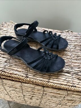 Teva Kayenta Leather Sandals